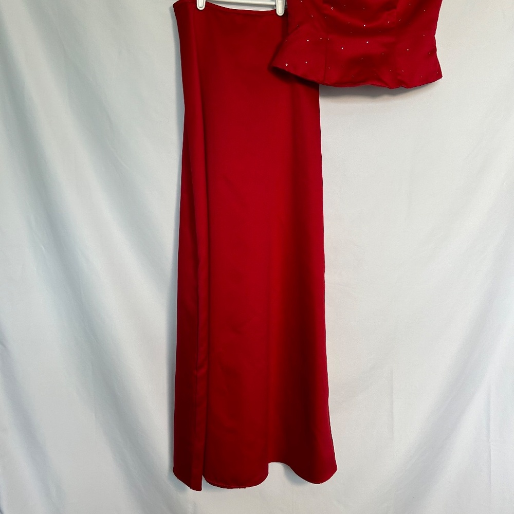 Zum Zum by Niki Livas Red Two-Piece Formal Gown - Picture 4 of 16